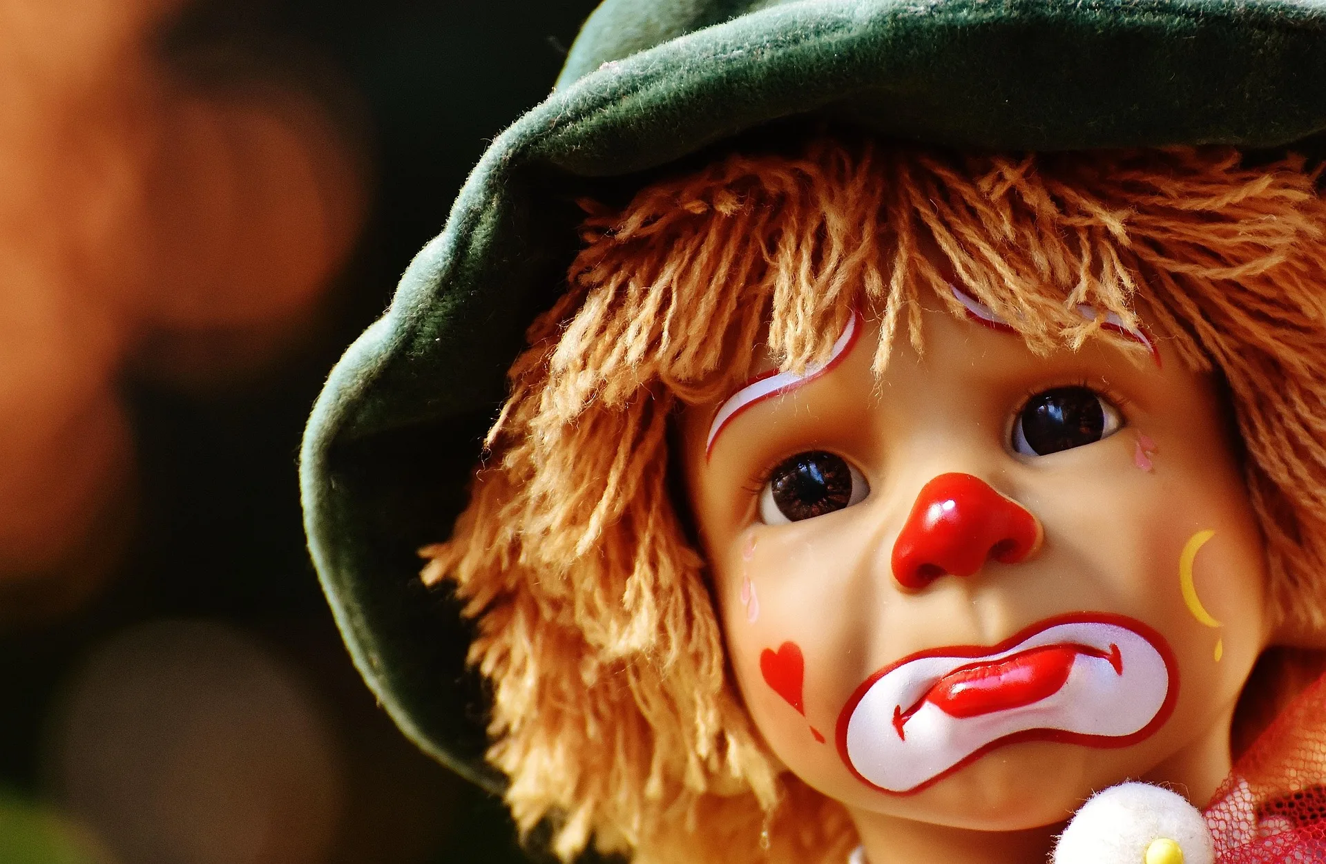 My child understands French but does not speak it :                     should I worry ?